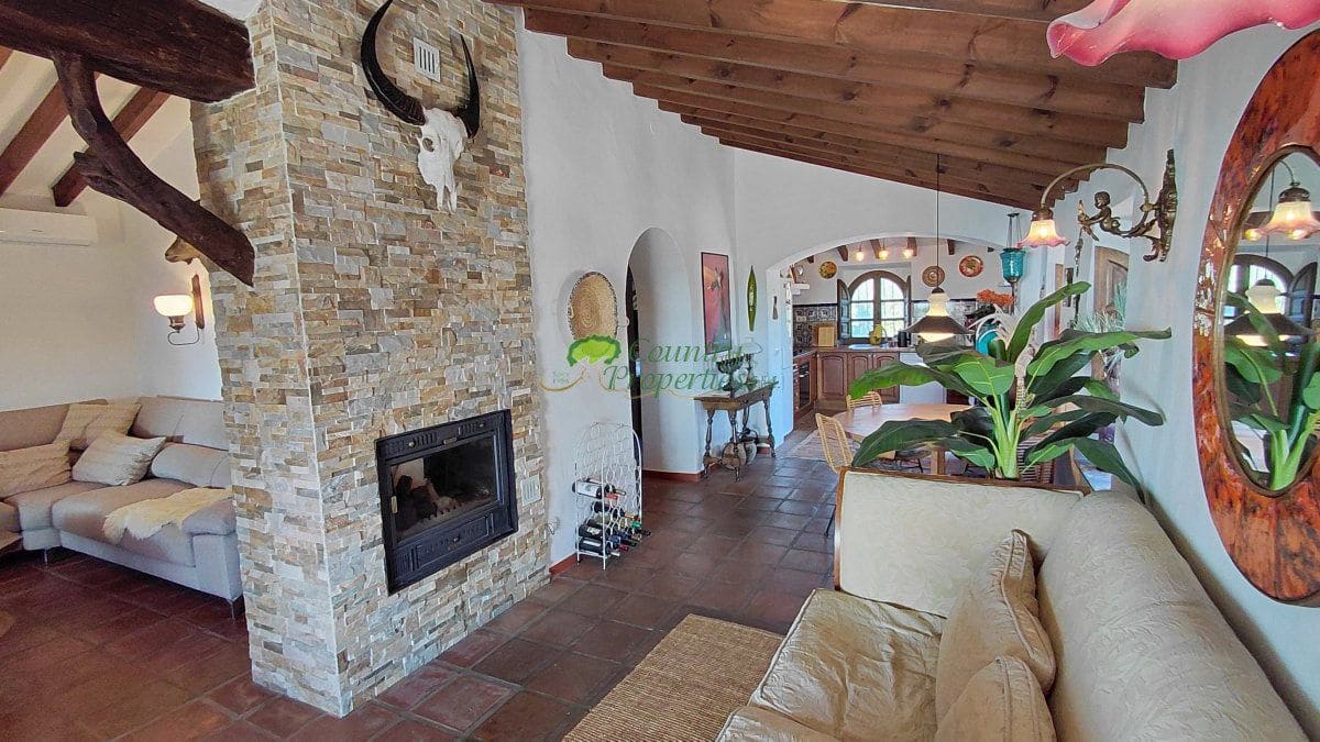 Finca/Casa Rural de 2 habitaciones en Cómpeta en venta - 525.000 € (Ref: 9527178)