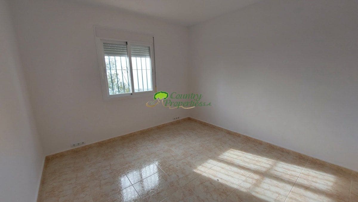 5 bedroom Finca/Country House for sale in Arenas with garage - € 595,000 (Ref: 9535871)