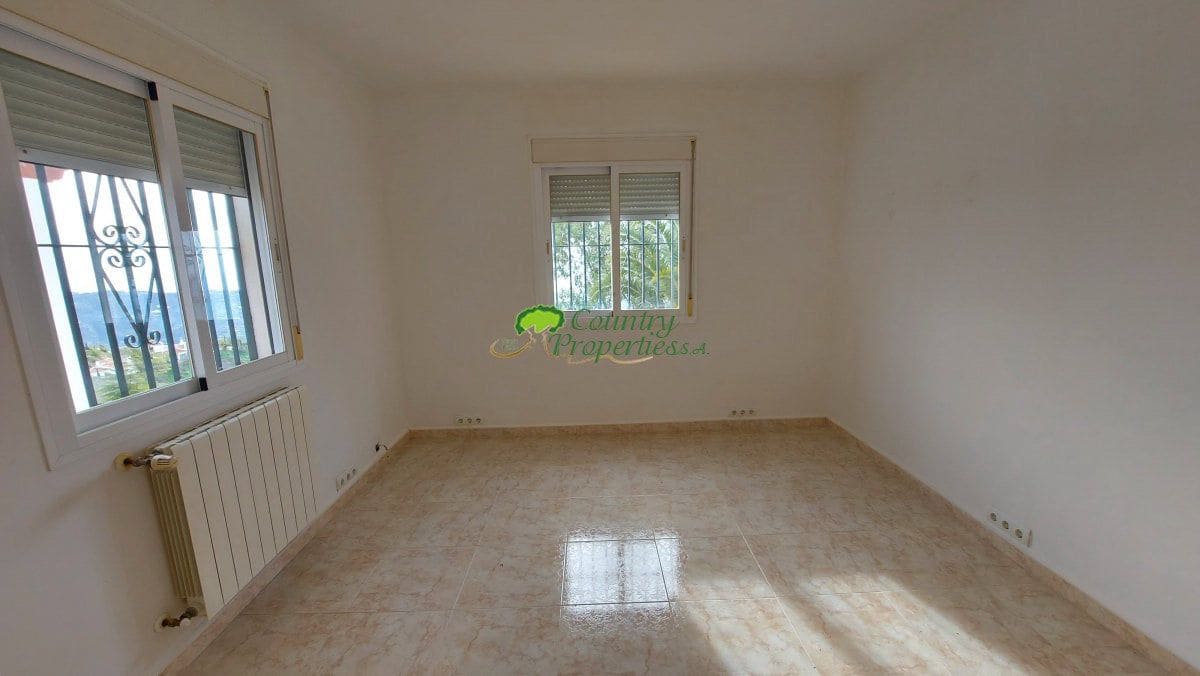 5 bedroom Finca/Country House for sale in Arenas with garage - € 595,000 (Ref: 9535871)