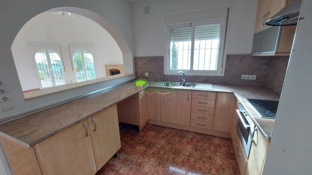 5 bedroom Finca/Country House for sale in Arenas with garage - € 595,000 (Ref: 9535871)