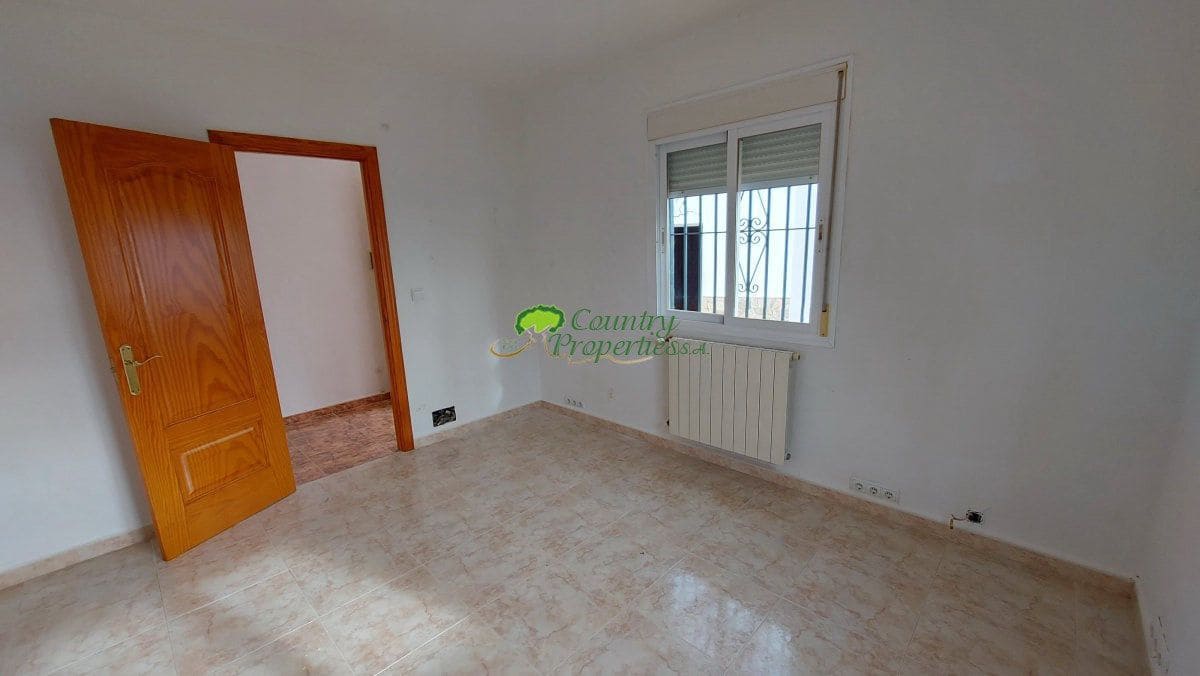 5 bedroom Finca/Country House for sale in Arenas with garage - € 595,000 (Ref: 9535871)