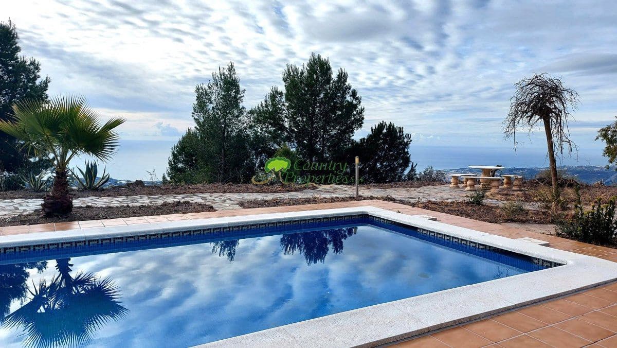 5 bedroom Finca/Country House for sale in Arenas with garage - € 595,000 (Ref: 9535871)