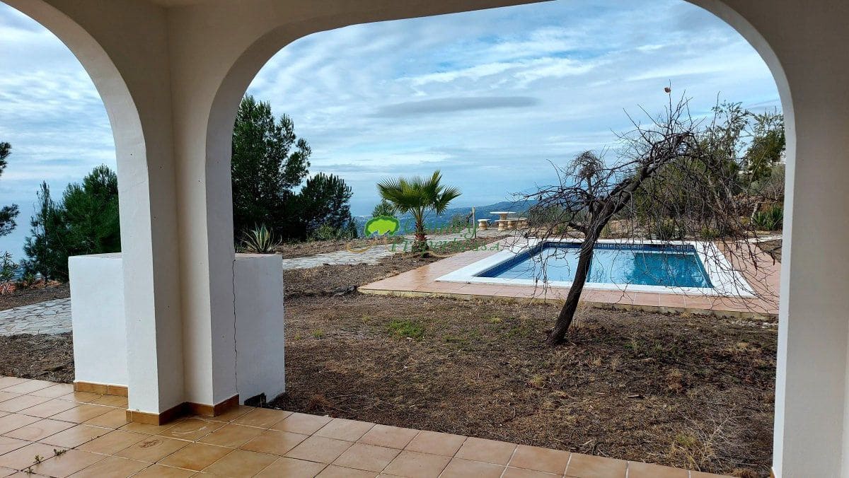 5 bedroom Finca/Country House for sale in Arenas with garage - € 595,000 (Ref: 9535871)