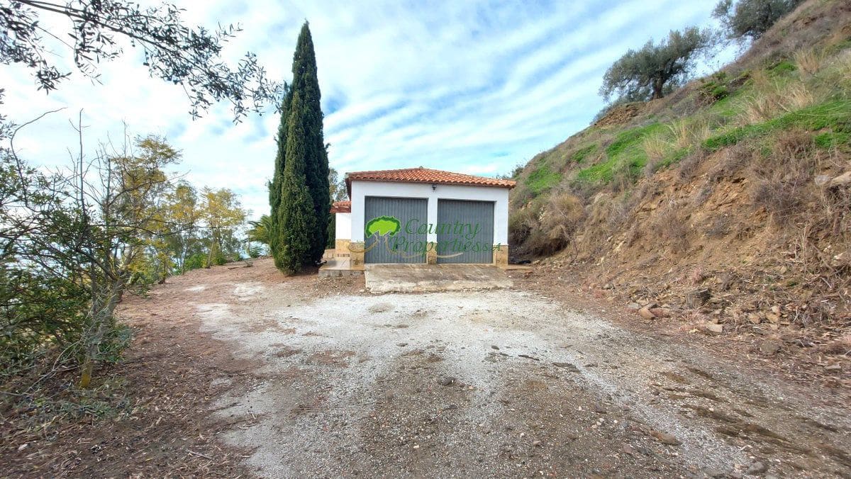 5 bedroom Finca/Country House for sale in Arenas with garage - € 595,000 (Ref: 9535871)
