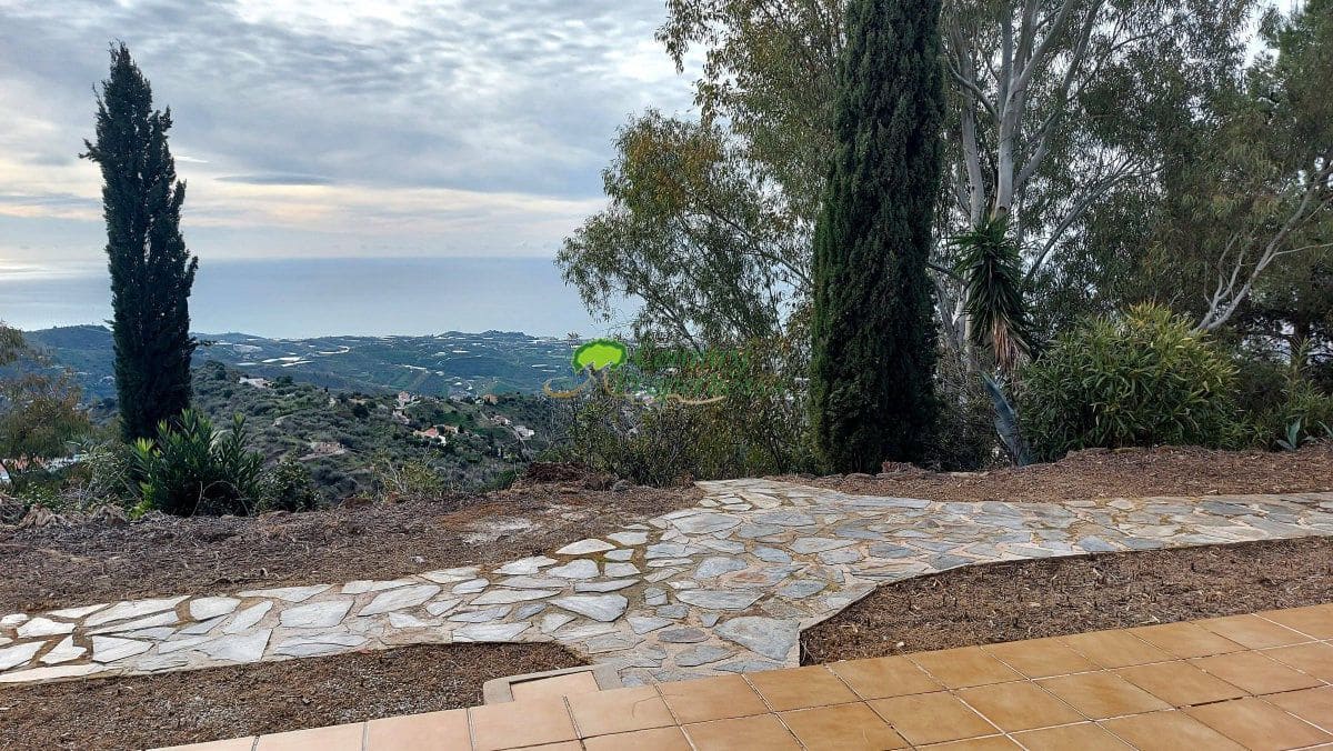 5 bedroom Finca/Country House for sale in Arenas with garage - € 595,000 (Ref: 9535871)