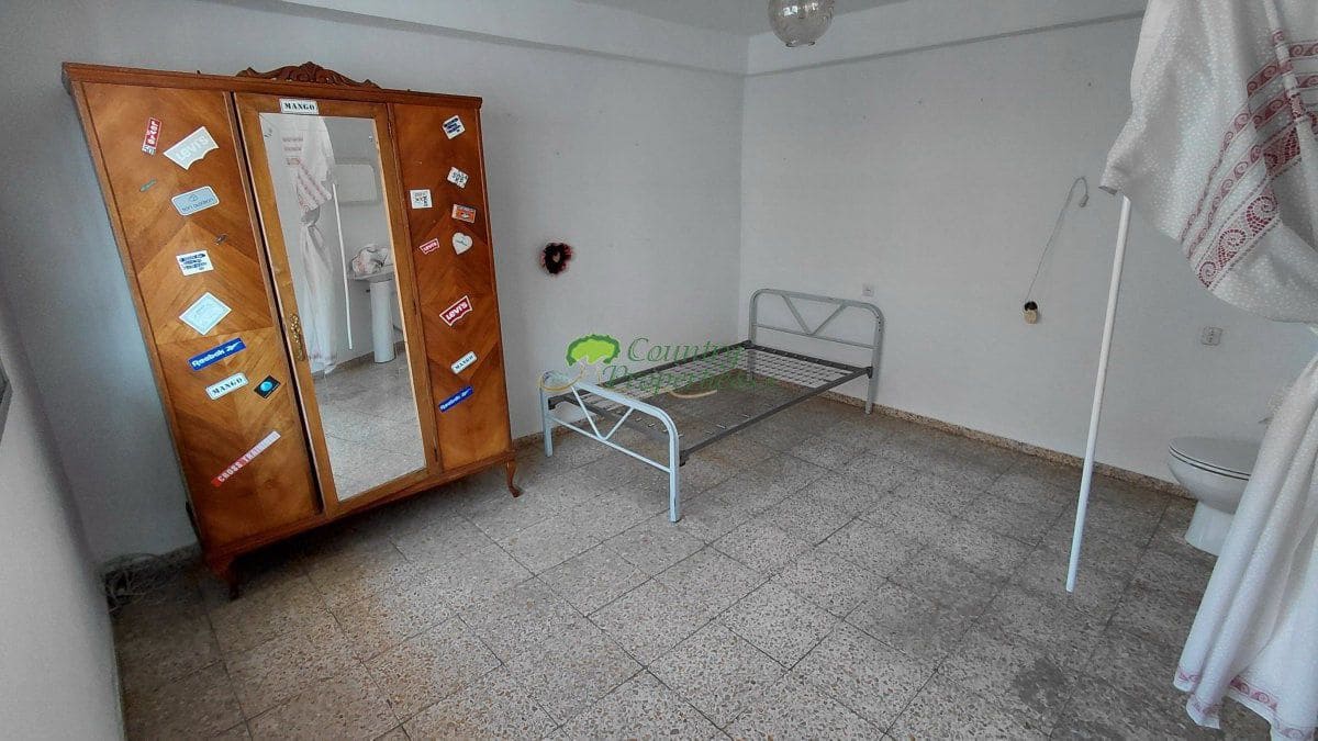 4 slaapkamer Huis te koop in Competa met garage - € 179.000 (Ref: 9551031)