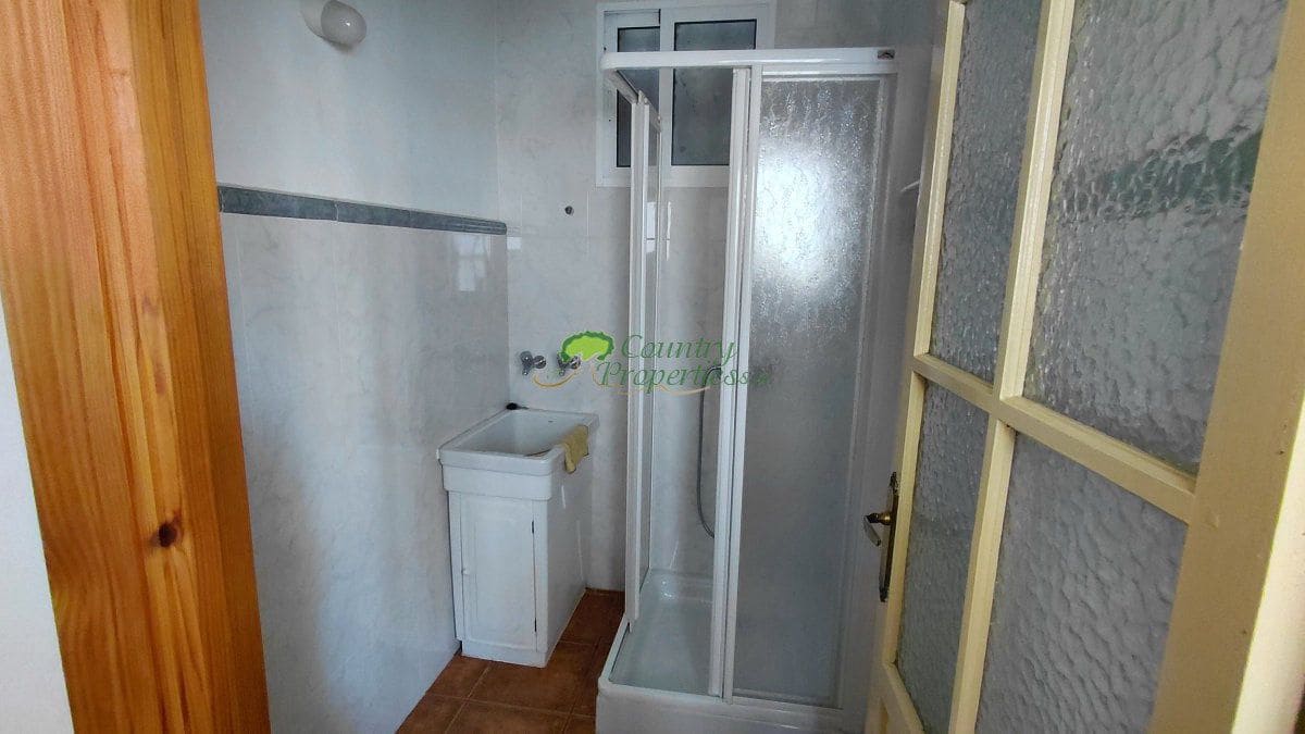 4 slaapkamer Huis te koop in Competa met garage - € 179.000 (Ref: 9551031)