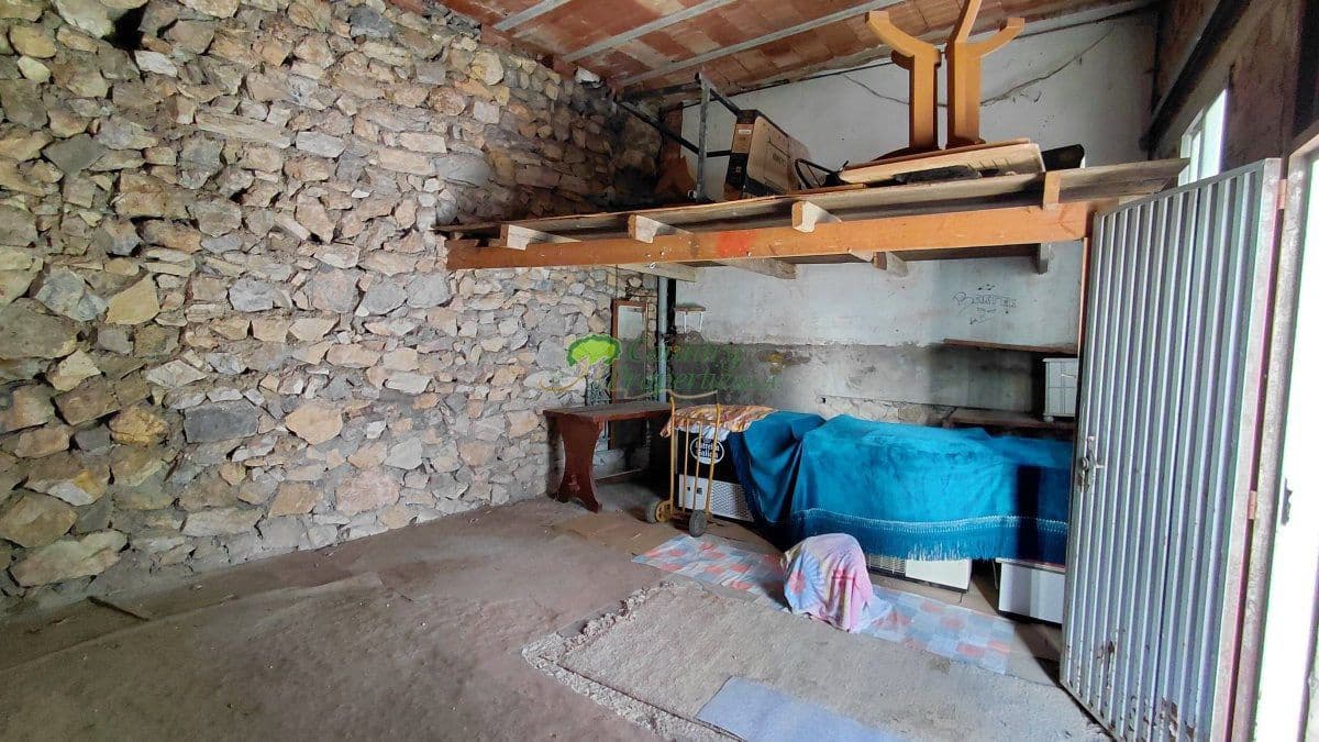 4 slaapkamer Huis te koop in Competa met garage - € 179.000 (Ref: 9551031)