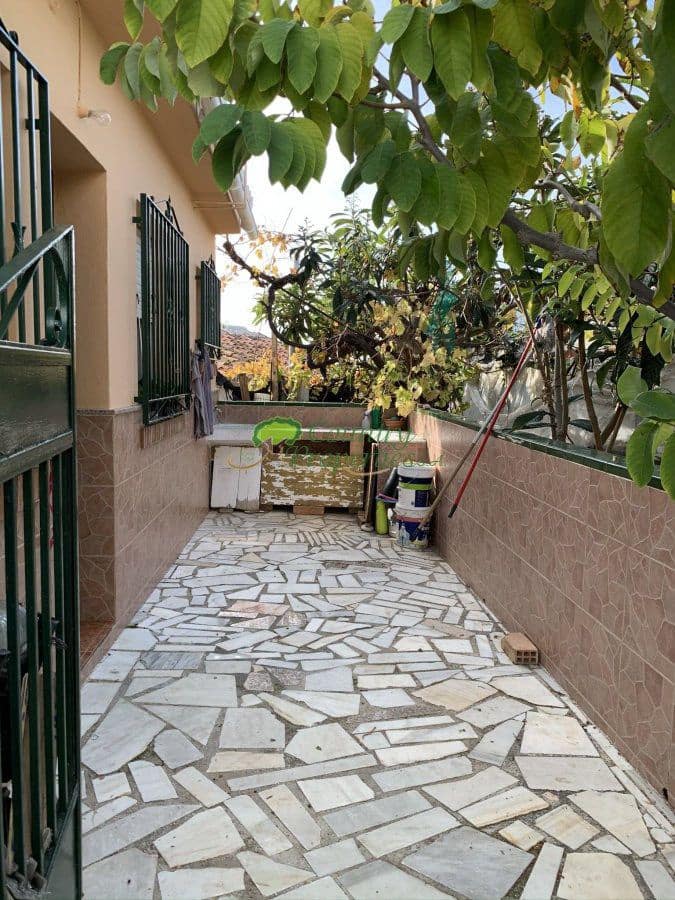 3 sovrum Villa till salu i Torrox med garage - 370 000 € (Ref: 9570798)