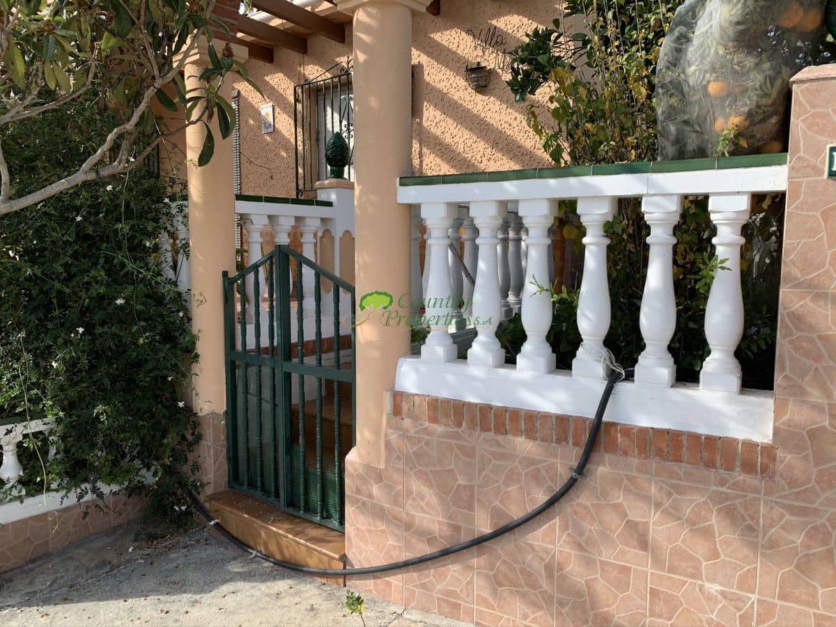 3 sovrum Villa till salu i Torrox med garage - 370 000 € (Ref: 9570798)