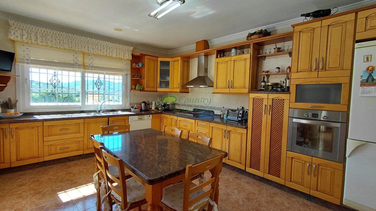 8 slaapkamer Finca/Landhuis te koop in Puente de Don Manuel met garage - € 685.000 (Ref: 9644594)