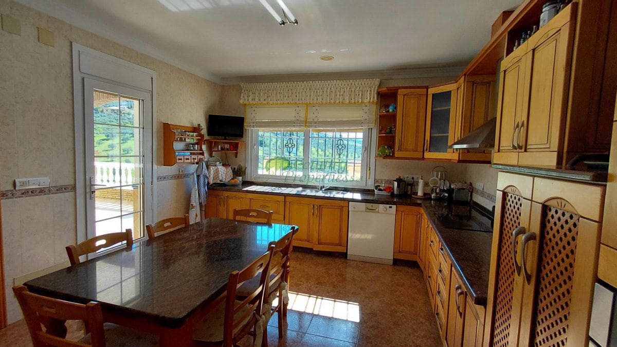 8 slaapkamer Finca/Landhuis te koop in Puente de Don Manuel met garage - € 685.000 (Ref: 9644594)