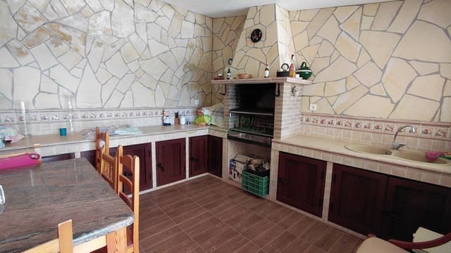 8 slaapkamer Finca/Landhuis te koop in Puente de Don Manuel, Alcaucín met garage - € 685.000 (Ref: 9644594)