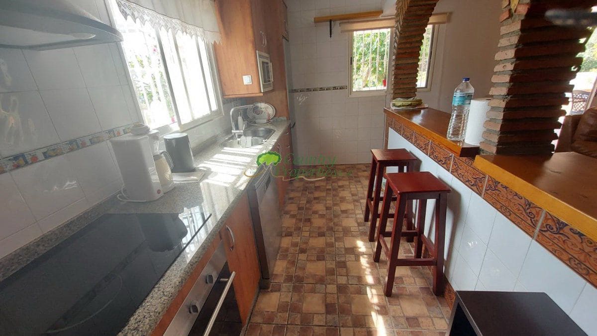 Finca/Casa Rural de 3 habitaciones en Algarrobo en alquiler con piscina garaje - 1.500 € (Ref: 9676984)