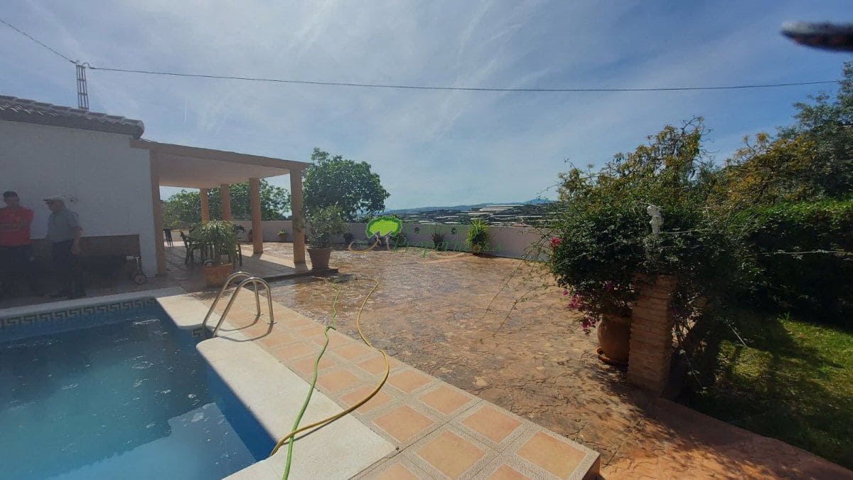 Finca/Casa Rural de 3 habitaciones en Algarrobo en alquiler con piscina garaje - 1.500 € (Ref: 9676984)