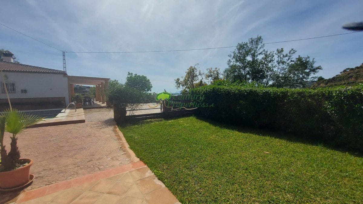 Finca/Casa Rural de 3 habitaciones en Algarrobo en alquiler con piscina garaje - 1.500 € (Ref: 9676984)