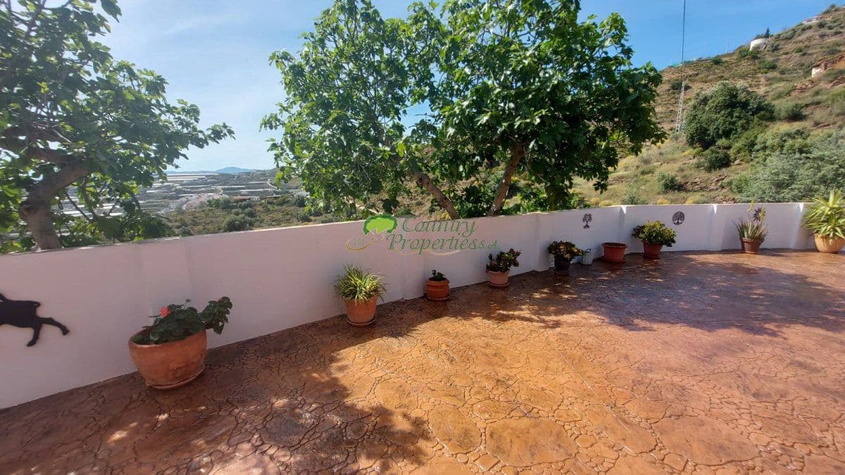 Finca/Casa Rural de 3 habitaciones en Algarrobo en alquiler con piscina garaje - 1.500 € (Ref: 9676984)