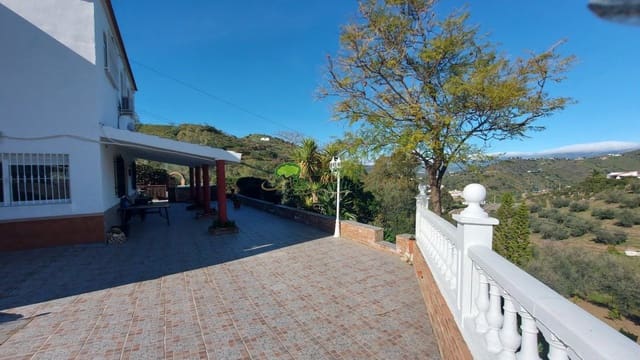 3 soverom Finca/Herregård til salgs i Canillas de Aceituno med garasje - € 295 000 (Ref: 9726434)