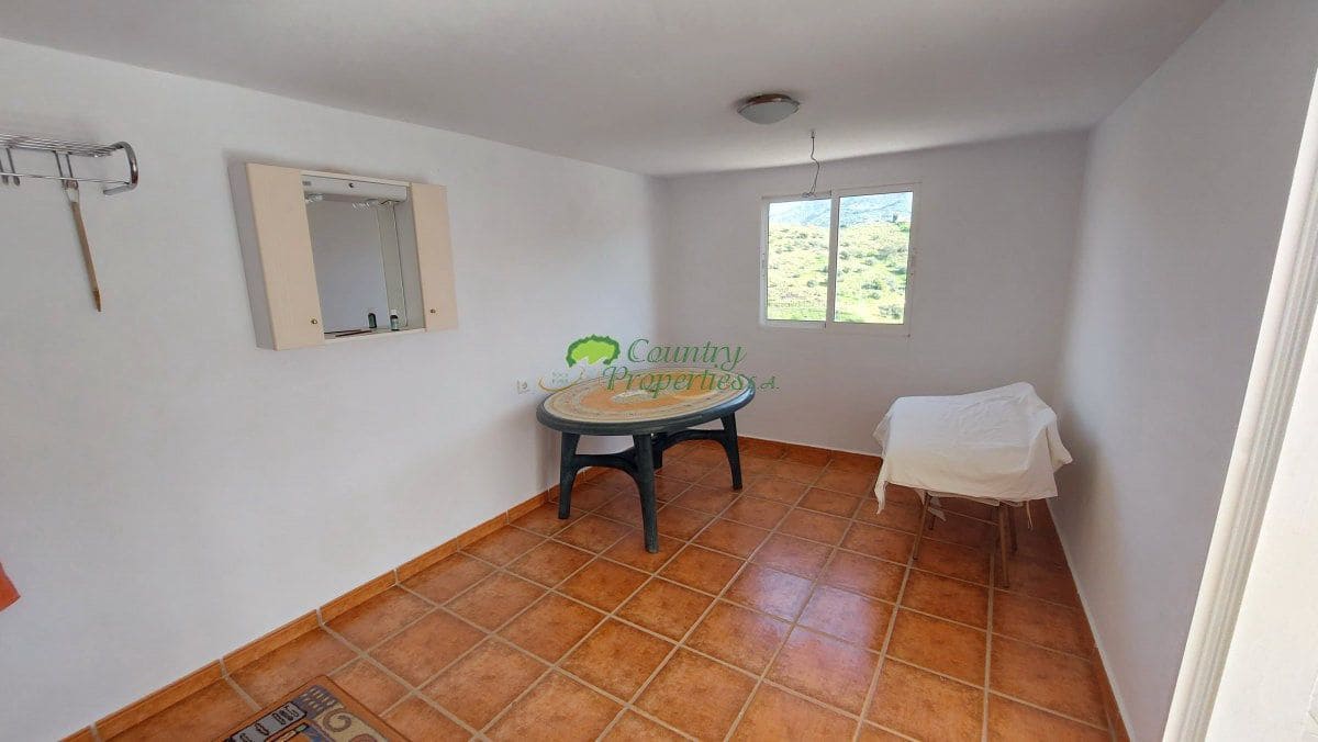 4 bedroom Finca/Country House for sale in Canillas de Aceituno - € 449,000 (Ref: 9726435)