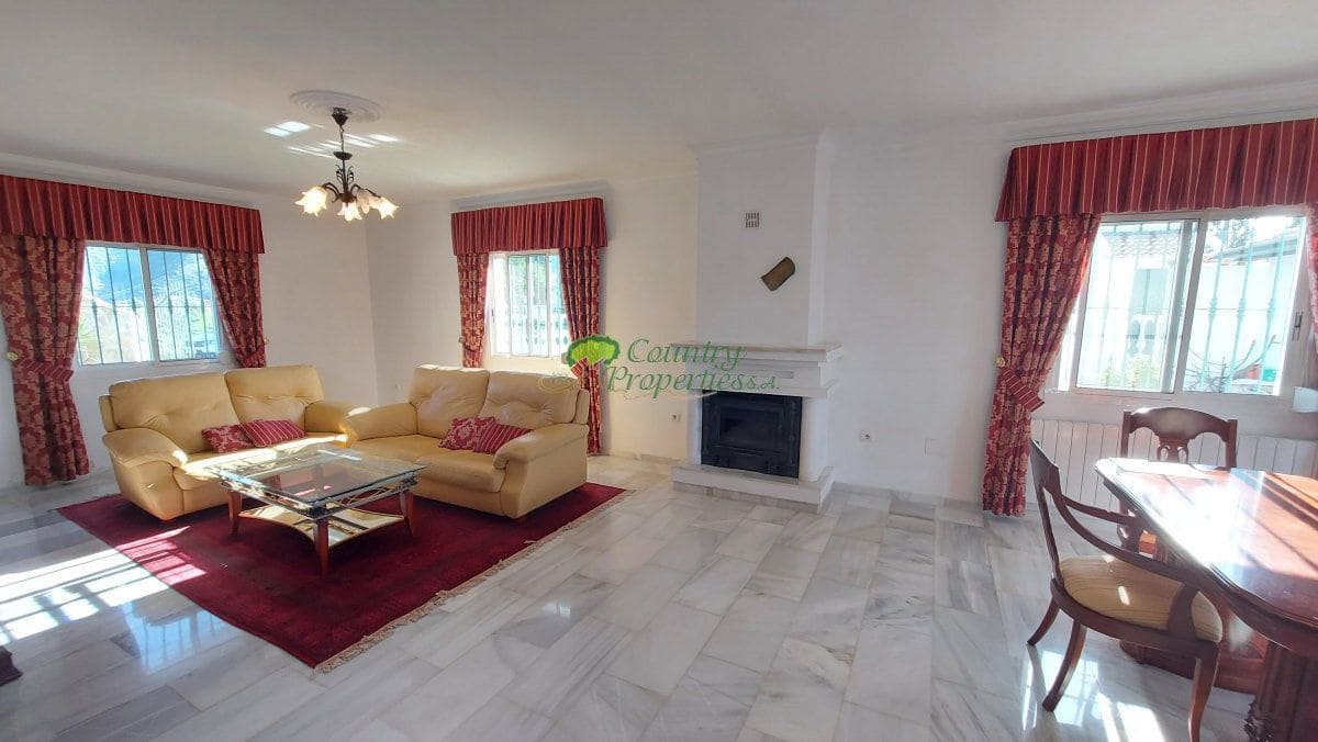 4 bedroom Finca/Country House for sale in Canillas de Aceituno - € 449,000 (Ref: 9726435)