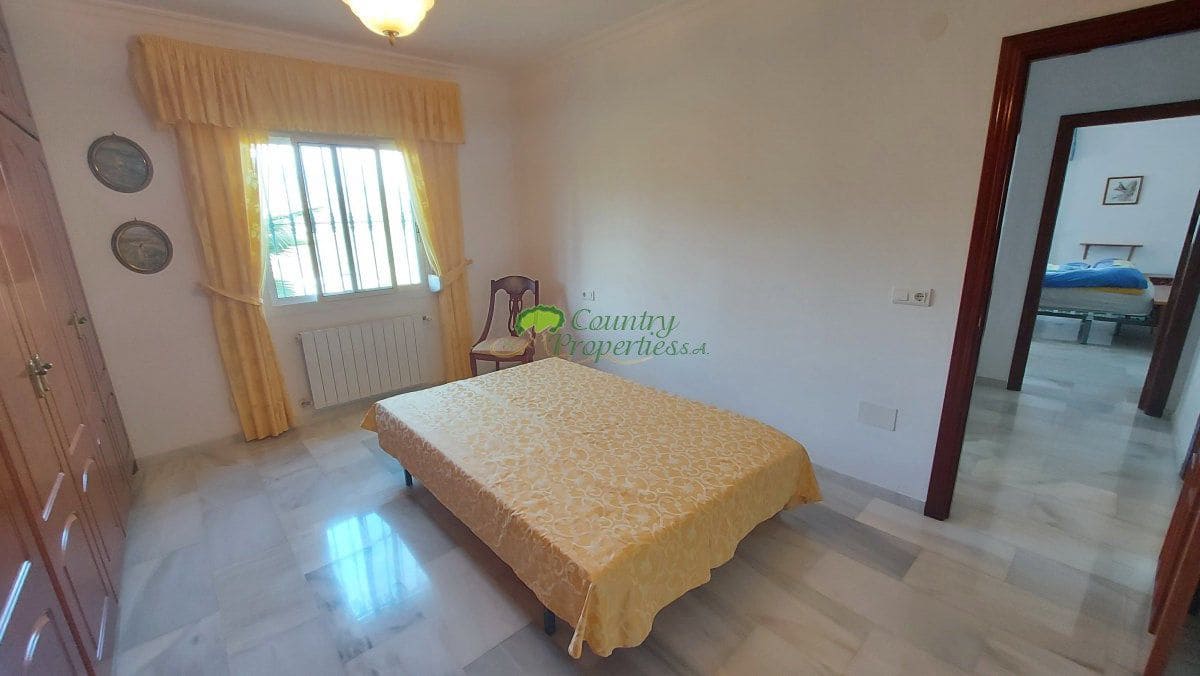 4 bedroom Finca/Country House for sale in Canillas de Aceituno - € 449,000 (Ref: 9726435)
