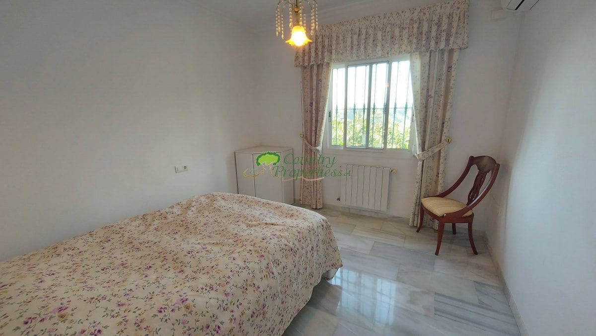 4 bedroom Finca/Country House for sale in Canillas de Aceituno - € 449,000 (Ref: 9726435)