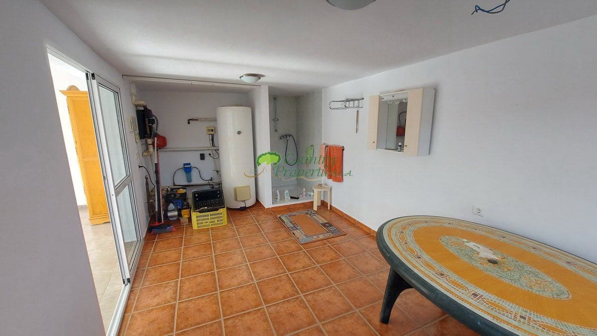 4 bedroom Finca/Country House for sale in Canillas de Aceituno - € 449,000 (Ref: 9726435)