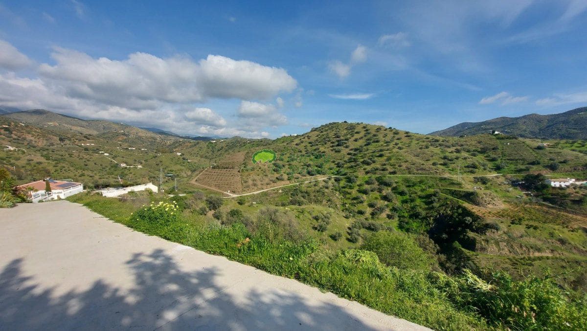 4 bedroom Finca/Country House for sale in Canillas de Aceituno - € 449,000 (Ref: 9726435)