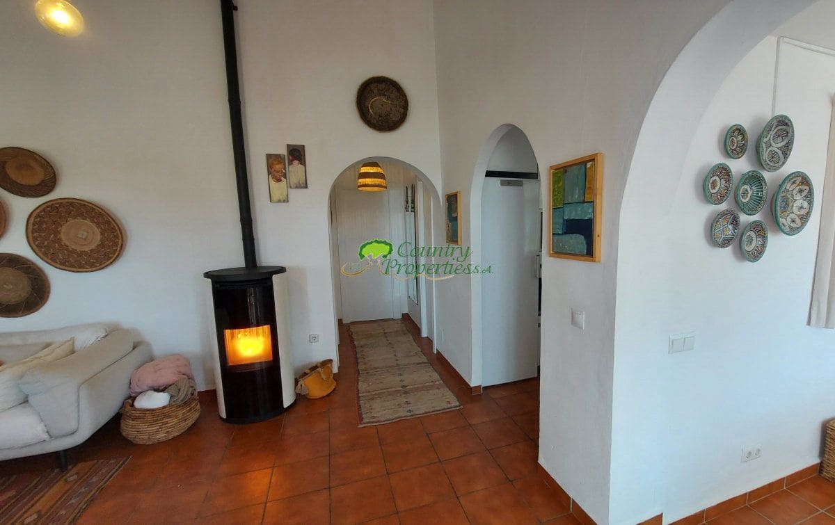 4 bedroom Finca/Country House for sale in Torrox with garage - € 599,000 (Ref: 9763531)
