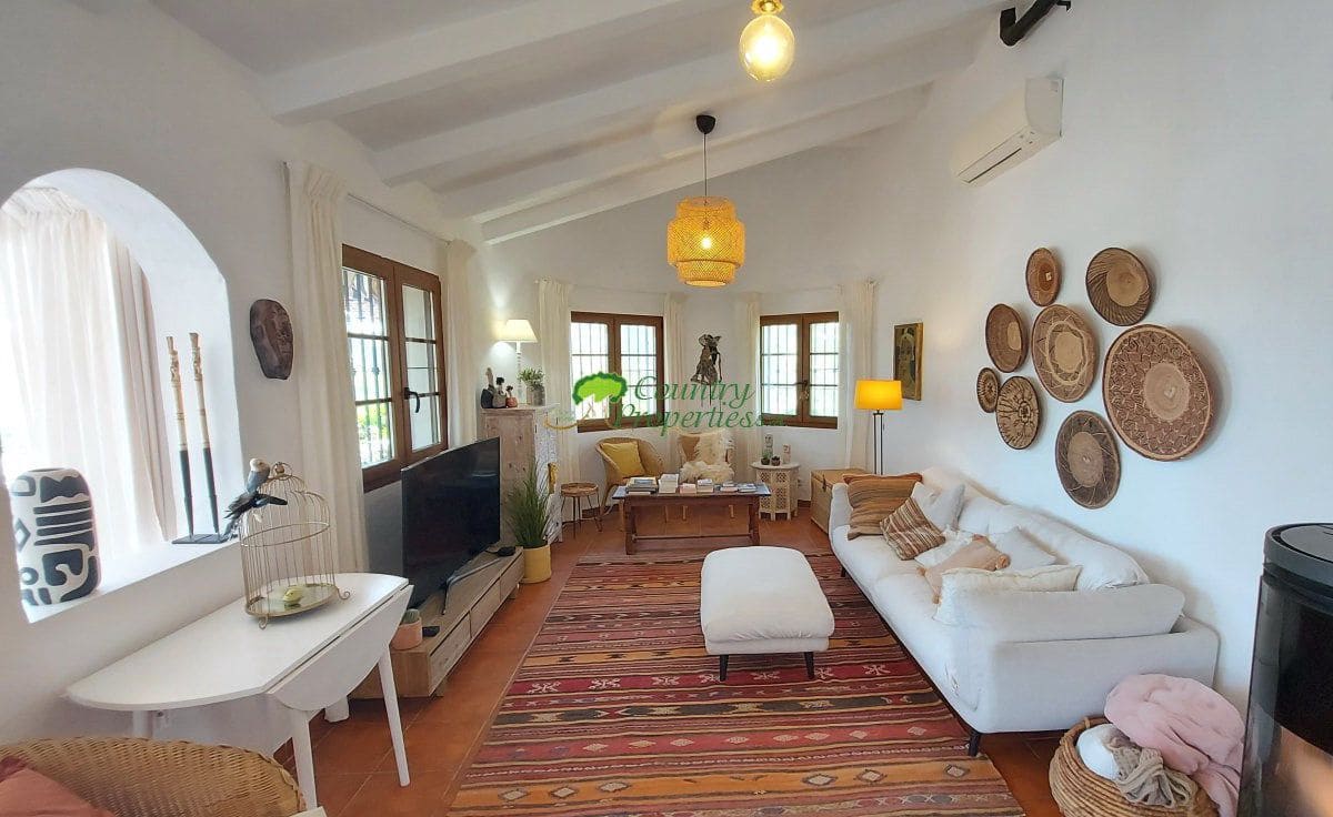 4 bedroom Finca/Country House for sale in Torrox with garage - € 599,000 (Ref: 9763531)