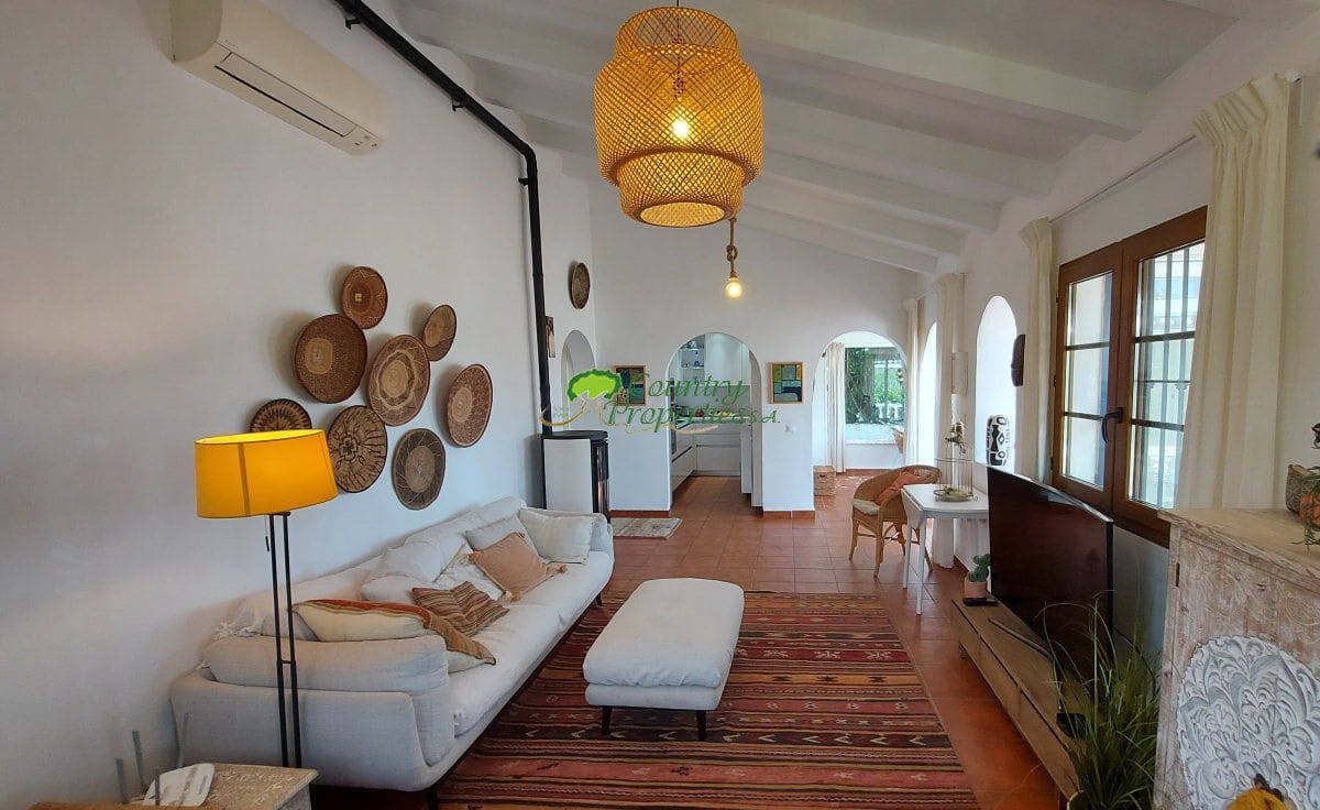 4 bedroom Finca/Country House for sale in Torrox with garage - € 599,000 (Ref: 9763531)