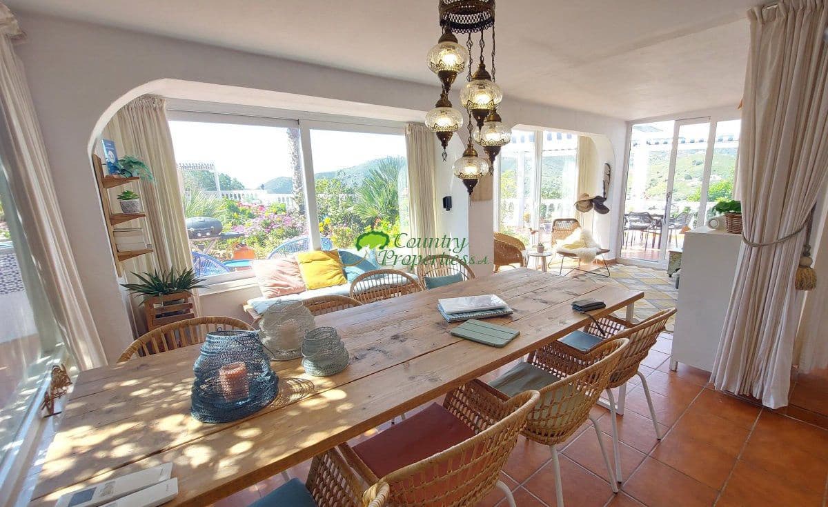 4 bedroom Finca/Country House for sale in Torrox with garage - € 599,000 (Ref: 9763531)