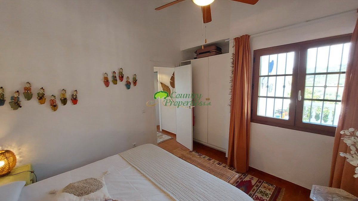 4 bedroom Finca/Country House for sale in Torrox with garage - € 599,000 (Ref: 9763531)