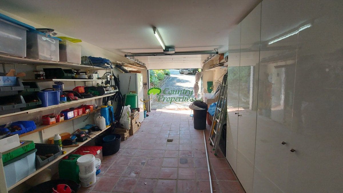 4 bedroom Finca/Country House for sale in Torrox with garage - € 599,000 (Ref: 9763531)