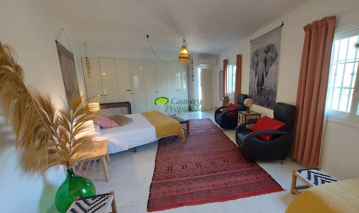 4 bedroom Finca/Country House for sale in Torrox with garage - € 599,000 (Ref: 9763531)