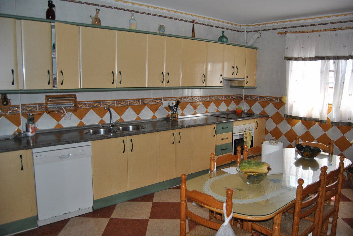 4 bedroom Townhouse for sale in Competa with garage - € 342,000 (Ref: 9777741)