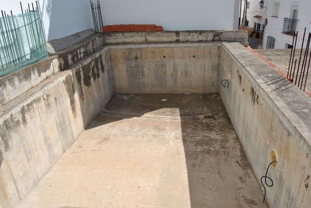 Garagem para venda em Cómpeta - 67 000 € (Ref: 9777744)