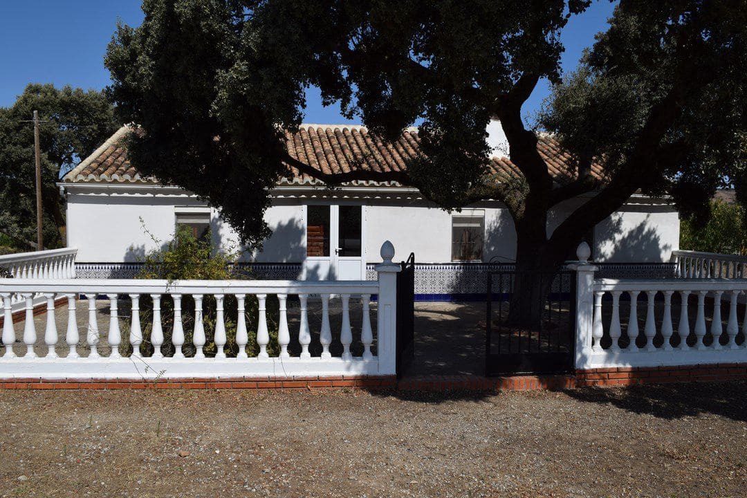 4 bedroom Finca/Country House for sale in Alhama de Granada - € 369,000 (Ref: 9777745)