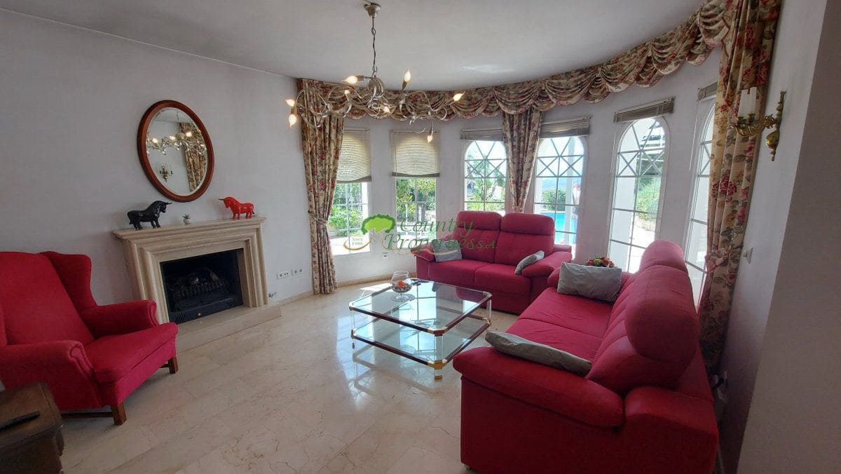 4 soveværelse Finca/Landehus til salg i Arenas med garage - € 579.000 (Ref: 9783077)