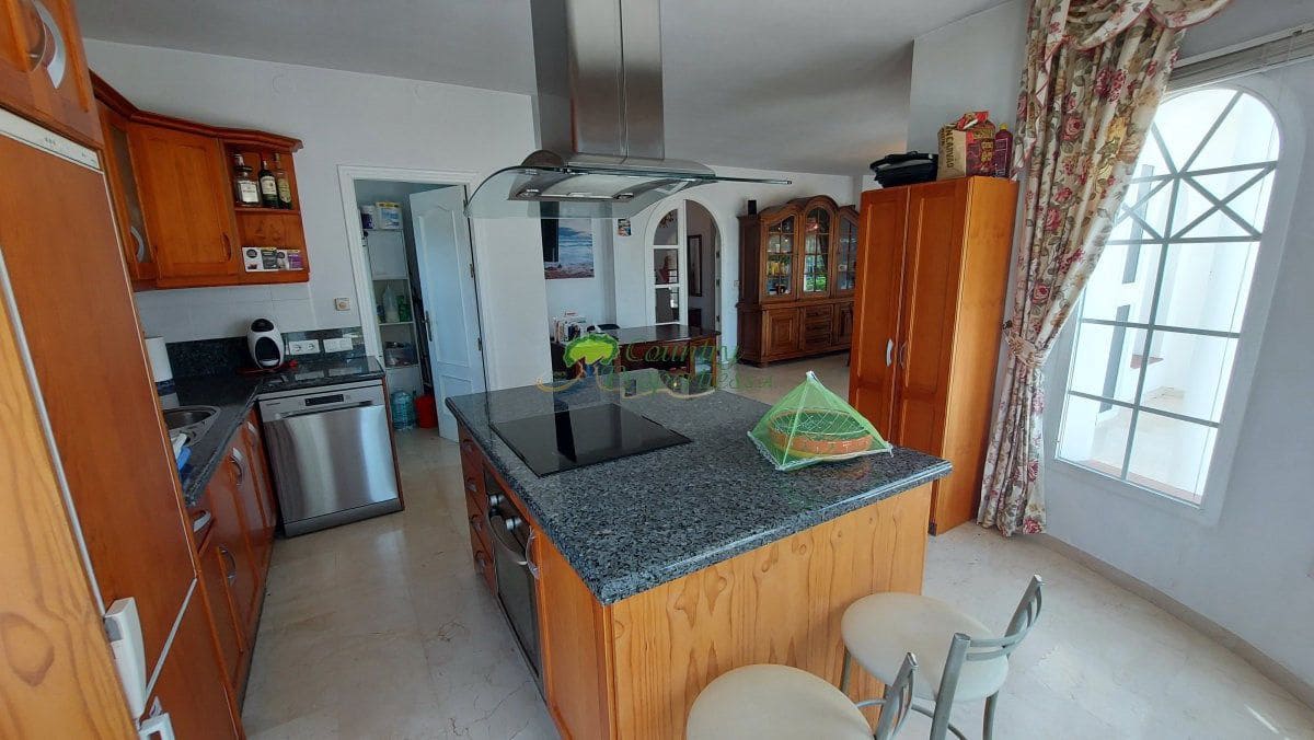 4 soveværelse Finca/Landehus til salg i Arenas med garage - € 579.000 (Ref: 9783077)