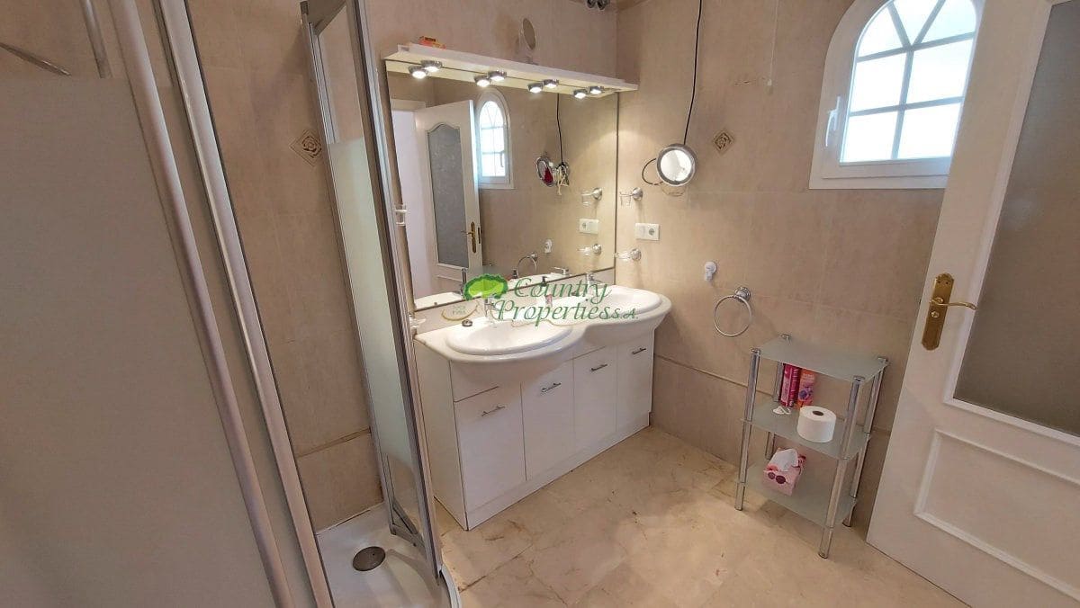 4 soveværelse Finca/Landehus til salg i Arenas med garage - € 579.000 (Ref: 9783077)