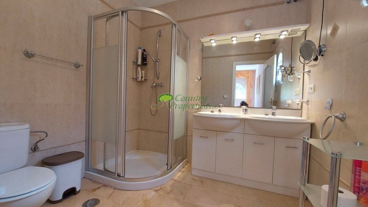 4 soveværelse Finca/Landehus til salg i Arenas med garage - € 579.000 (Ref: 9783077)