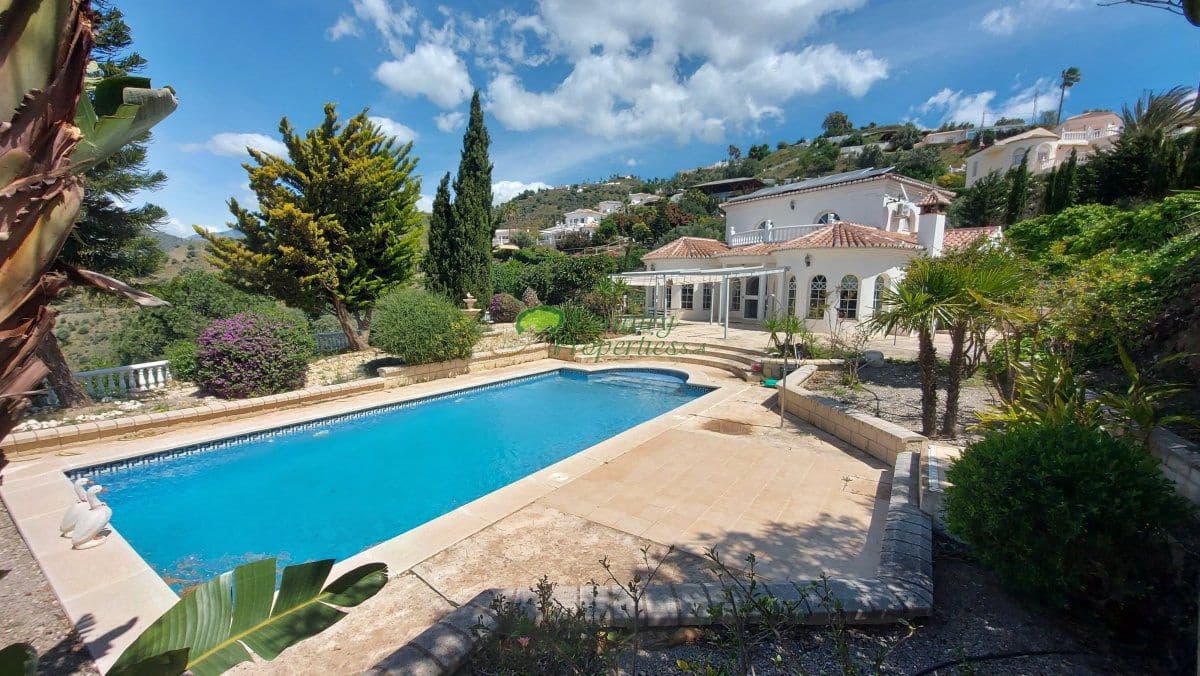 4 soveværelse Finca/Landehus til salg i Arenas med garage - € 579.000 (Ref: 9783077)