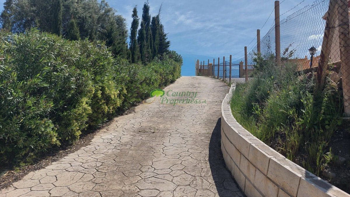 4 soveværelse Finca/Landehus til salg i Arenas med garage - € 579.000 (Ref: 9783077)