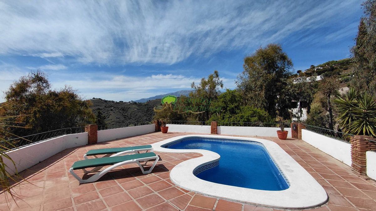 3 bedroom Finca/Country House for sale in Competa - € 435,000 (Ref: 9838966)