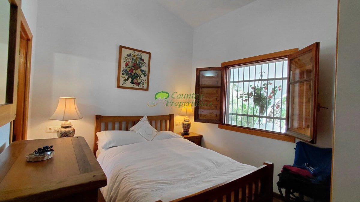 3 bedroom Finca/Country House for sale in Competa - € 435,000 (Ref: 9838966)