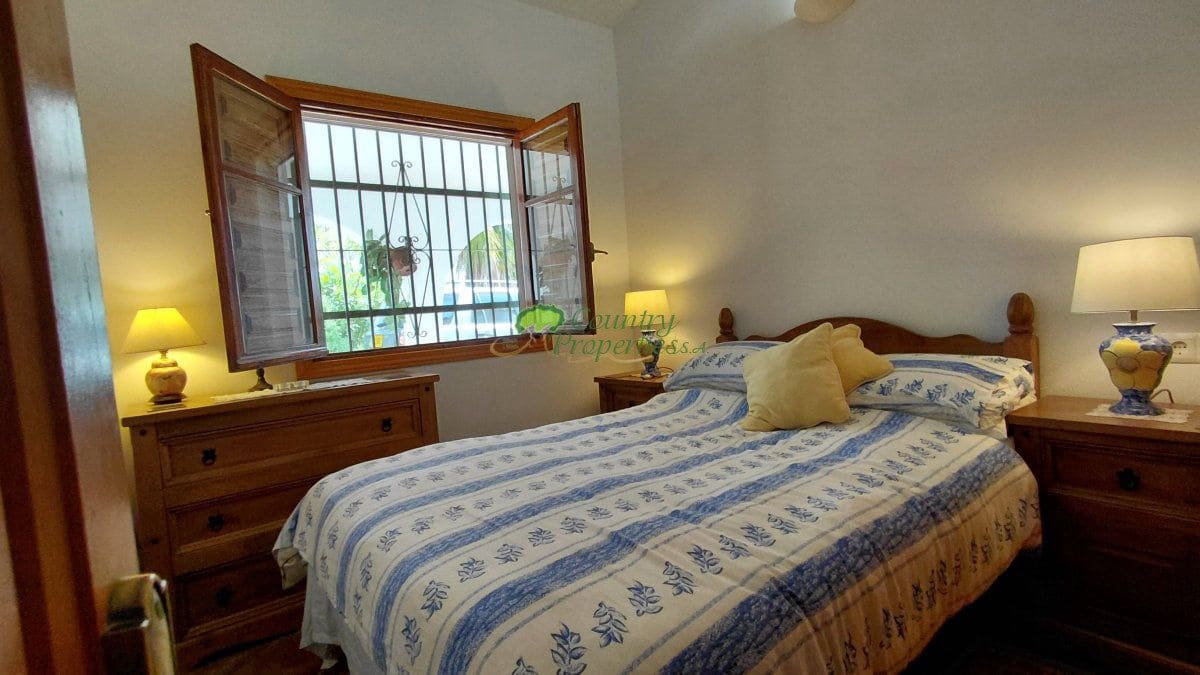 3 bedroom Finca/Country House for sale in Competa - € 435,000 (Ref: 9838966)