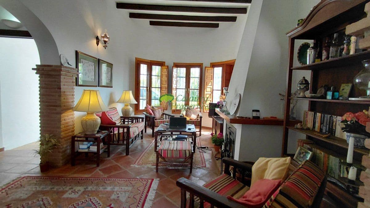 3 bedroom Finca/Country House for sale in Competa - € 435,000 (Ref: 9838966)