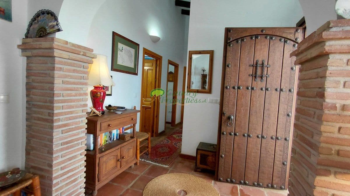 3 bedroom Finca/Country House for sale in Competa - € 435,000 (Ref: 9838966)