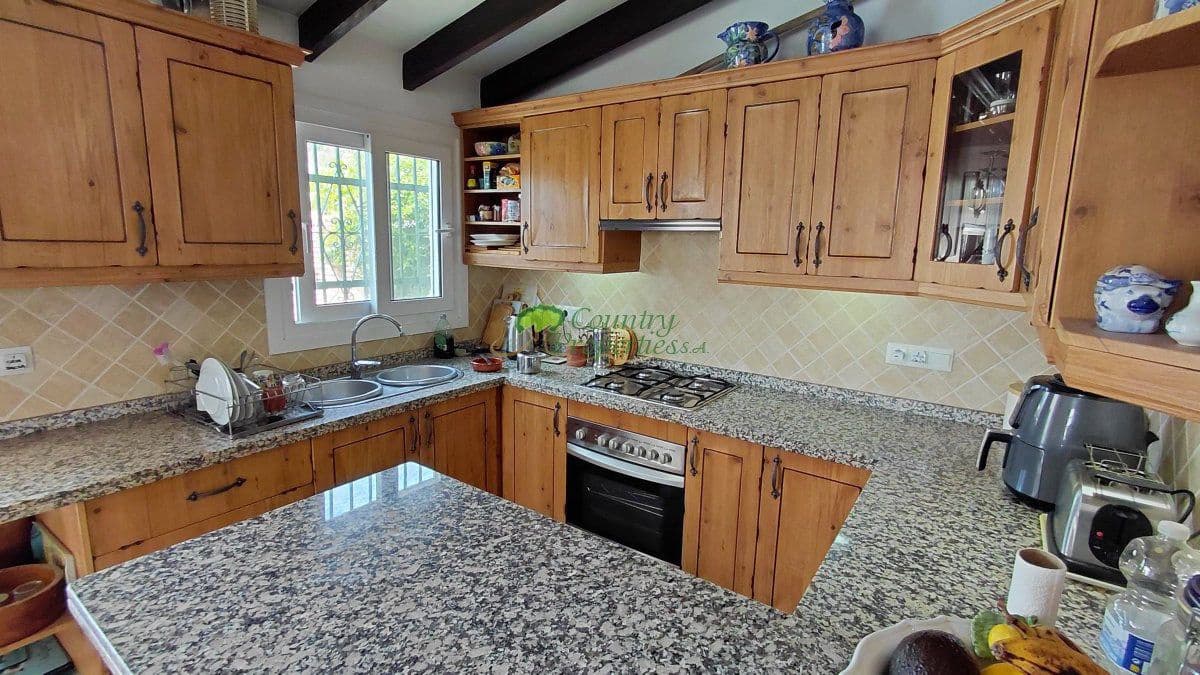 3 bedroom Finca/Country House for sale in Competa - € 435,000 (Ref: 9838966)
